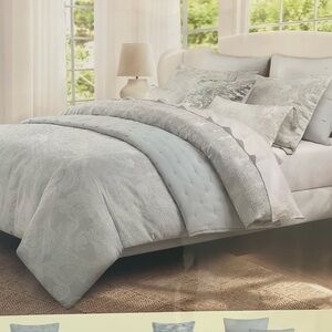 Nicole miller 9 PC queen size bedding set